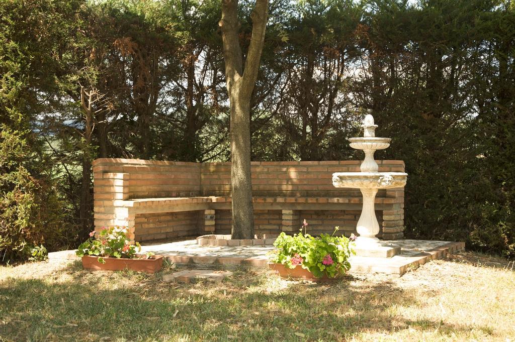 Agriturismo Podere Luchiano Amelia Luaran gambar