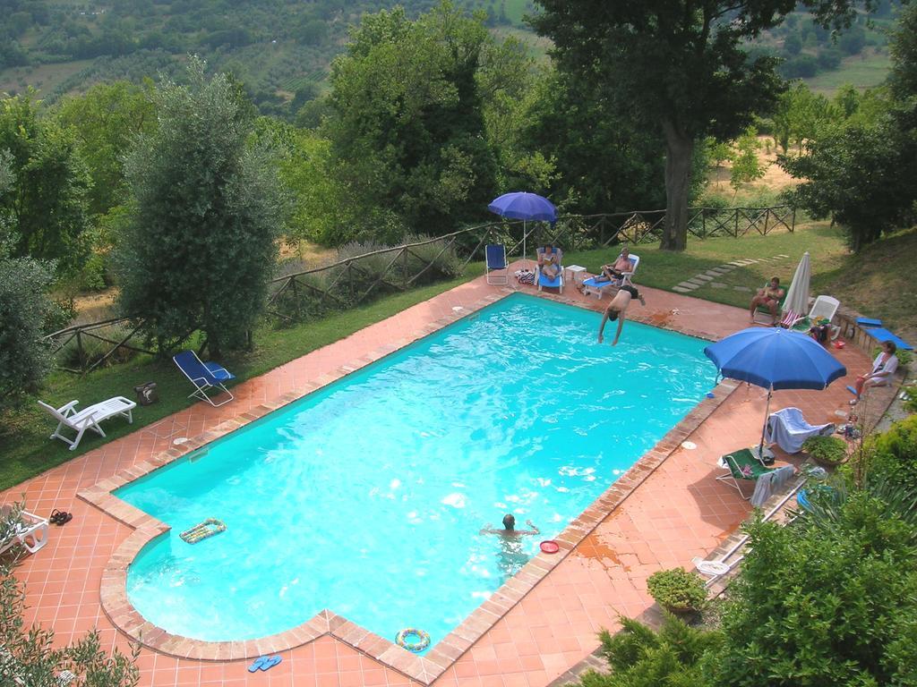 Agriturismo Podere Luchiano Amelia Luaran gambar